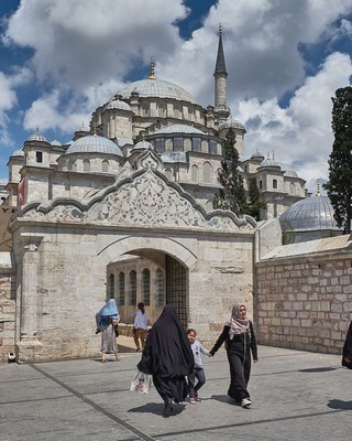 Istanbul   <em>(Mosquée Fatih camii)</em>   |   21  /  33    |